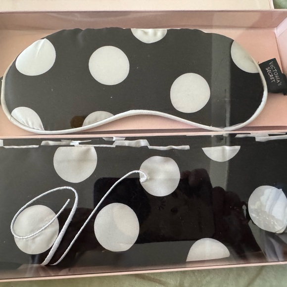 Victoria's Secret Other - Victoria's Secret Black and White Polka Dot Eye Mask and pillowcase Set - NIB